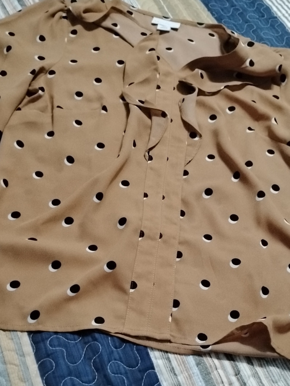 Liz Claibourne Career Blouse Slip On Euc Size Xs Cool Taupe With Dots